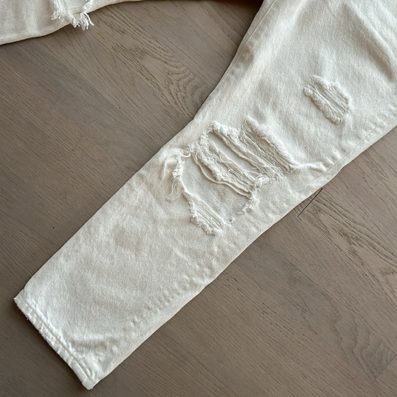 Levi’s 501 distressed cream colored size 27 jeans lightly worn - Picture 8 of 8